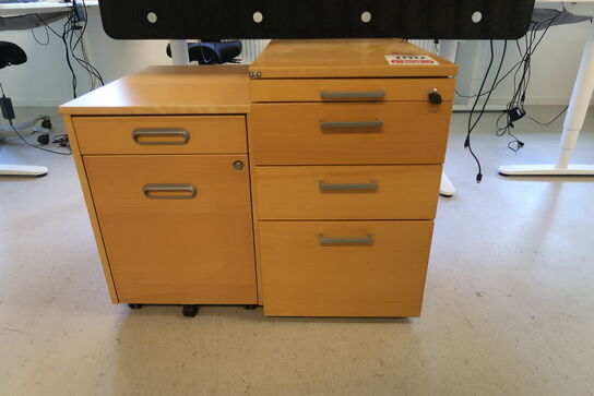 2 stk. Kontorkassetter på hjul