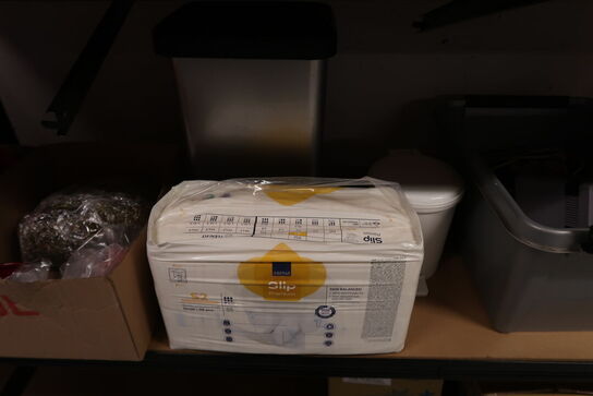 4 stk. Stålreoler med indhold 