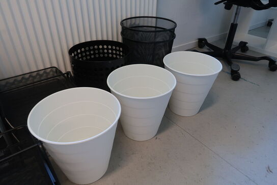 Diverse skraldespande & kontorartikler 