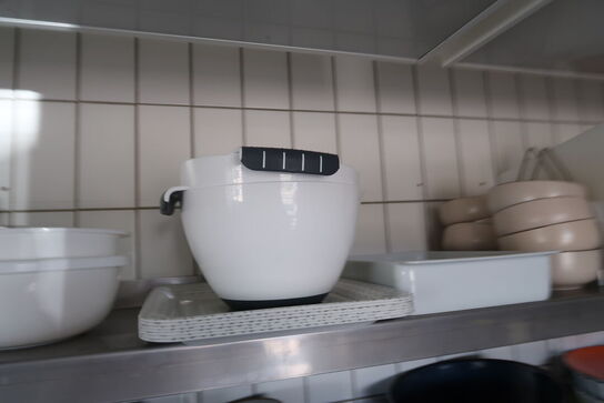 Tøm 2 hylder for indhold