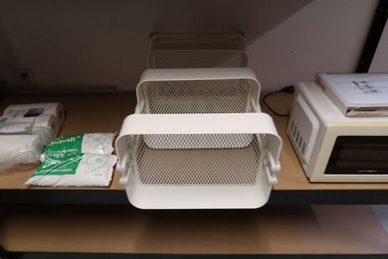 4 stk. Stålreoler med indhold 