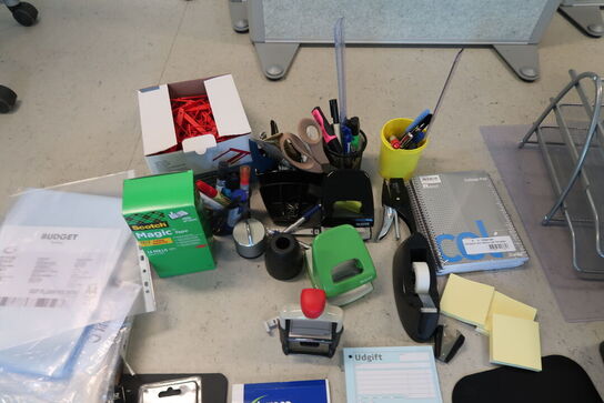 Stort parti kontorartikler 