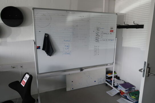 Magnettavle på hjul 