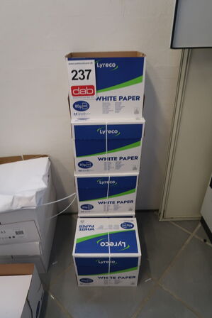 Ca. 5 kasser Printerpapir A4