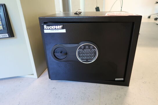 Pengeskab med kode og nøgle 