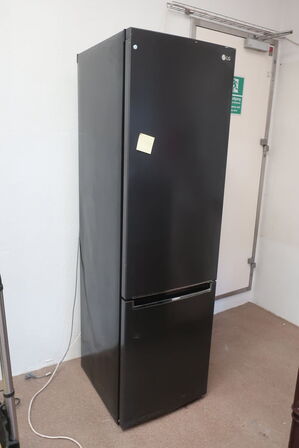 Køle/fryseskab LG GBB72MCEFN 384L samlet