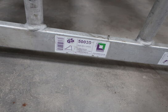 5 trins trappe i stål m. dørkplade