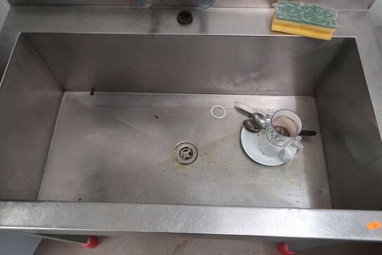 Arbejdsstation m. vask og bord. Hhv. 60x100x96 & 60x150x88cm