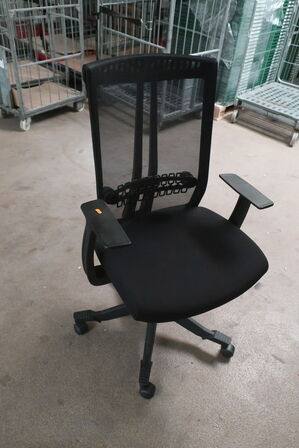 Elhæve/sænkebord 75x150 cm inkl. sort kontorstol