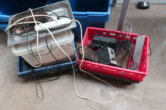 Indhold i reol, gastrobakker, kasser, rammevogne m.v. (se billeder)