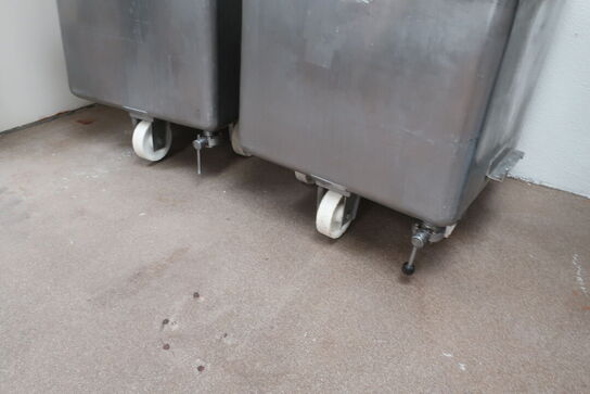 2 stk. rustfri kar på hjul