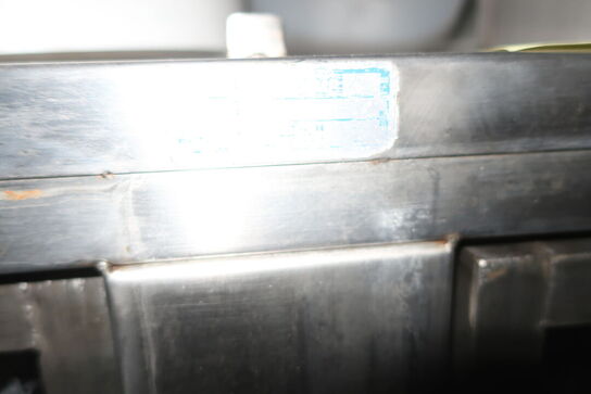 Varmeskab på hjul til desinfektion max. 110g