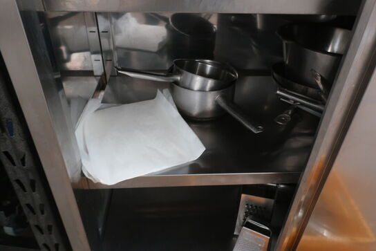 Skab i rustfri stål 60x120x174 cm inkl. indhold