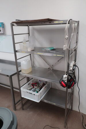 Bord & reol i rustfri stål 60x150x88 cm / 50x100x180 cm