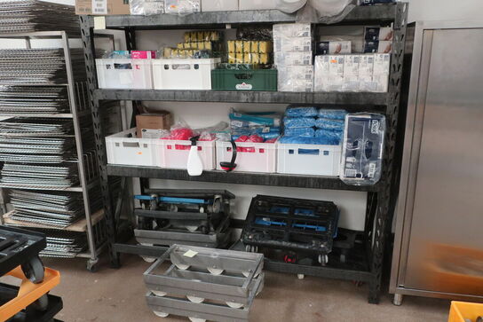 2 reoler inkl. indhold (hhv. 61x196 og 39x183cm)