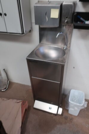 Vaske/skyllestation i rustfri stål