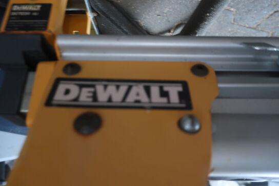 Kapsav DEWALT 24V akku DW017 inkl. buk, batteri & lader