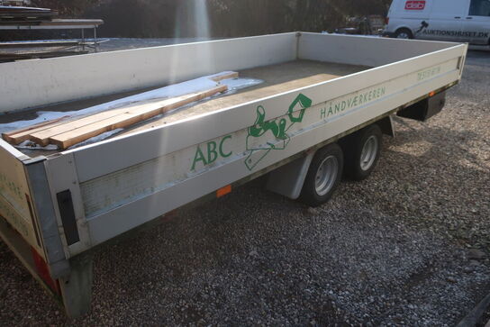 Trailer VARIANT 3021P4 2.200kg