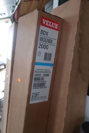 4 stk. indfatning til VELUX ovenlysvinduer, pladehund m.v.