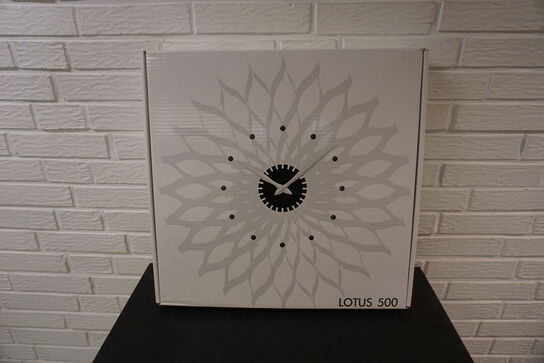 Væg ur LOTUS 500 