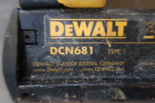 5 stk. akku håndværktøj DEWALT og lader