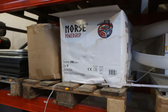 Handsker, plastikplader, bånd m.m.