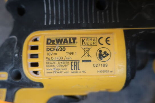 5 stk. akku håndværktøj DEWALT og lader