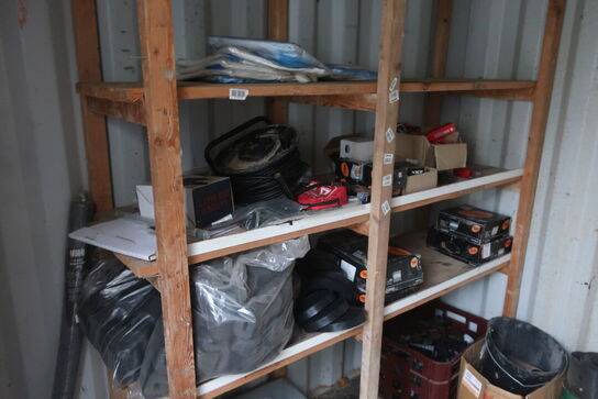 Ledninger, skruer, søm m.m.