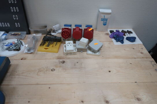 Tøm hjørne for løse dele se billeder 