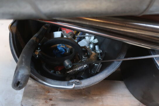 Rør, fittings m.m. på palle