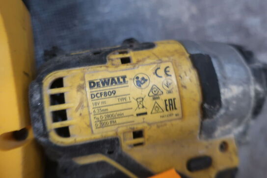 6 stk. akku håndværktøj DEWALT og lader