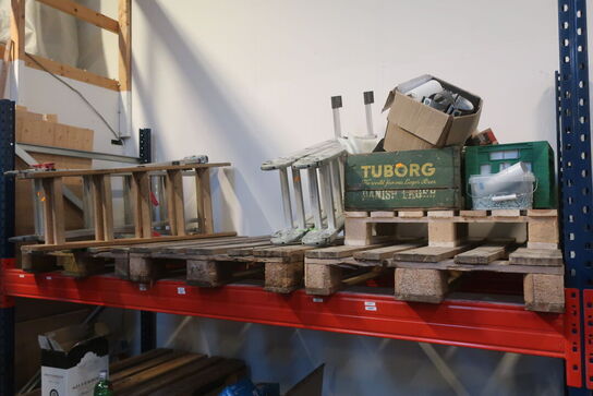 3 stk. stiger og div. Kasser 