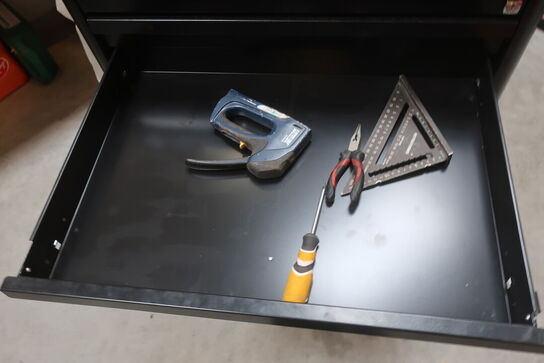 Værkstedsvogn med indhold