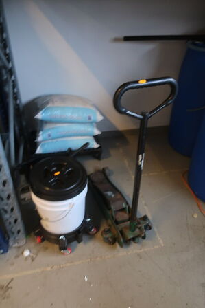 Donkraft, vejsalt og rullevogn 