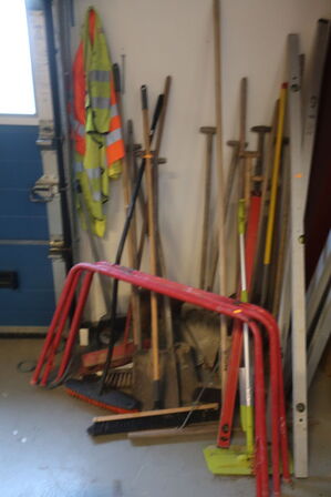 Haveredskaber, bukke og vaterpaser 