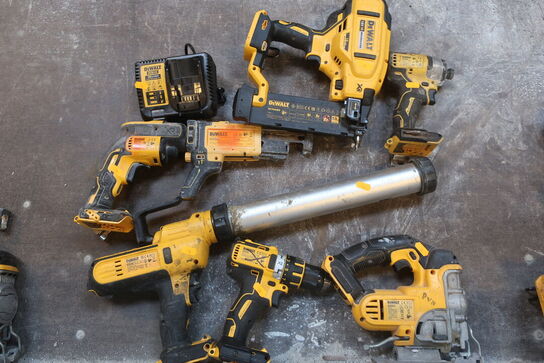 6 stk. akku håndværktøj DEWALT og lader