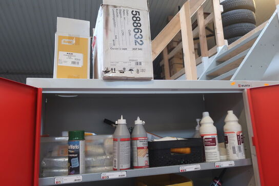 2 stk. skabe med indhold