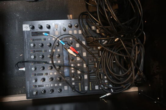 Højtaler, lys, anlæg m.m.