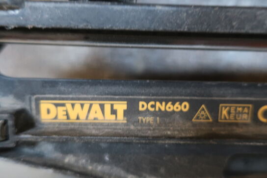 6 stk. akku håndværktøj DEWALT og lader