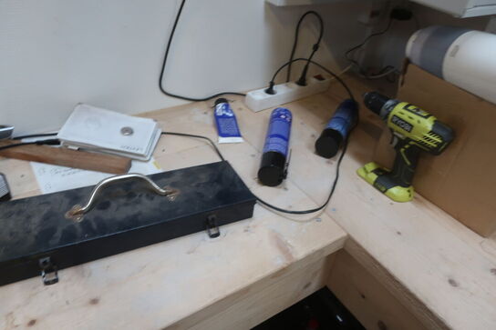 Tøm hjørne for løse dele se billeder 