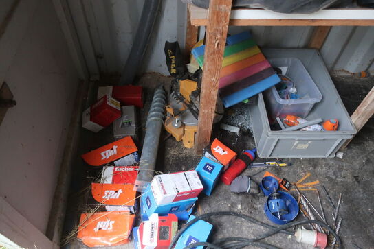 Ledninger, skruer, søm m.m.