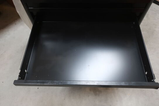 Værkstedsvogn med indhold