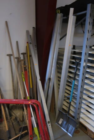 Haveredskaber, bukke og vaterpaser 