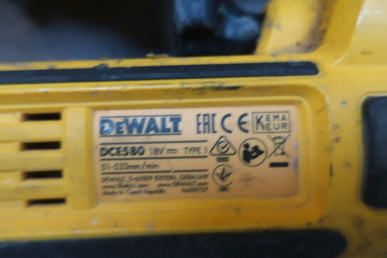 6 stk. akku håndværktøj DEWALT og lader