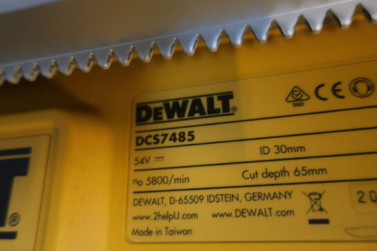 Bordrundsav DEWALT DCS7485 med stativ