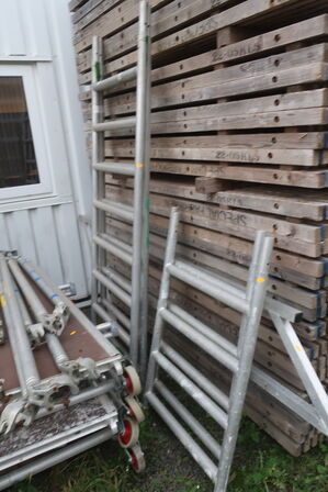 2 stk. rullestillads 