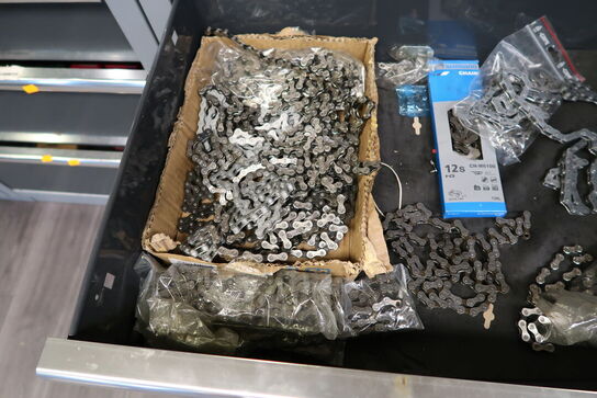 Skuffe med div. Kæder