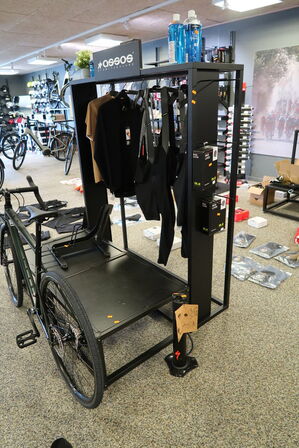 Udstillingspodie uden indhold