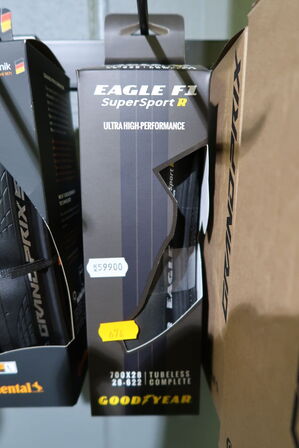 1 pakke dæk GOODYEAR Eagle F1 SuperSport R 700x28