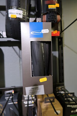 1 pakke dæk SCHWALBE One Plus 700x30c